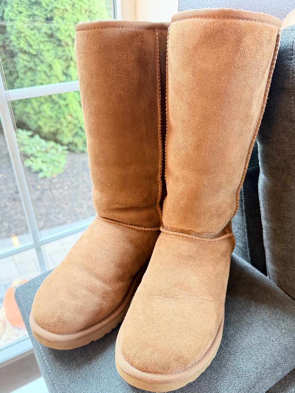 UGG Australia Classic Tall 5815 Chestnut Suede Boots Women’s Size 8